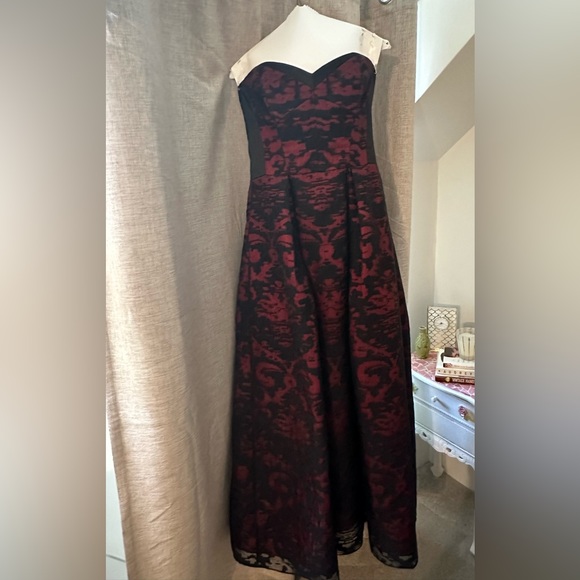 Milly-Red and Black Gown - Picture 2 of 4